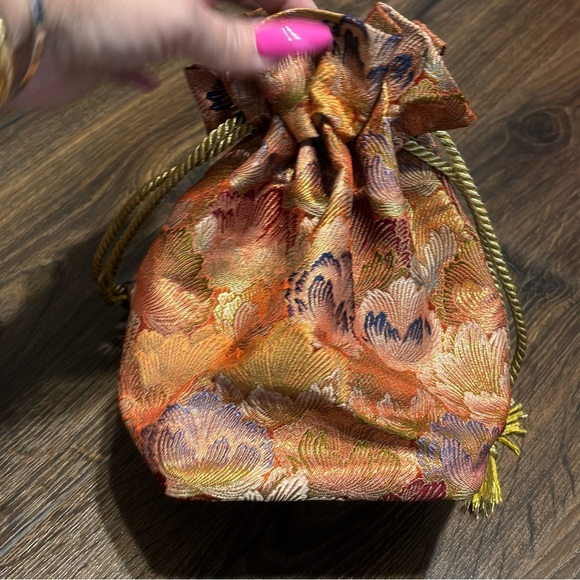 Super cute satin/silk Asian inspired tassel beaded cinch up bag - Picture 2 of 7